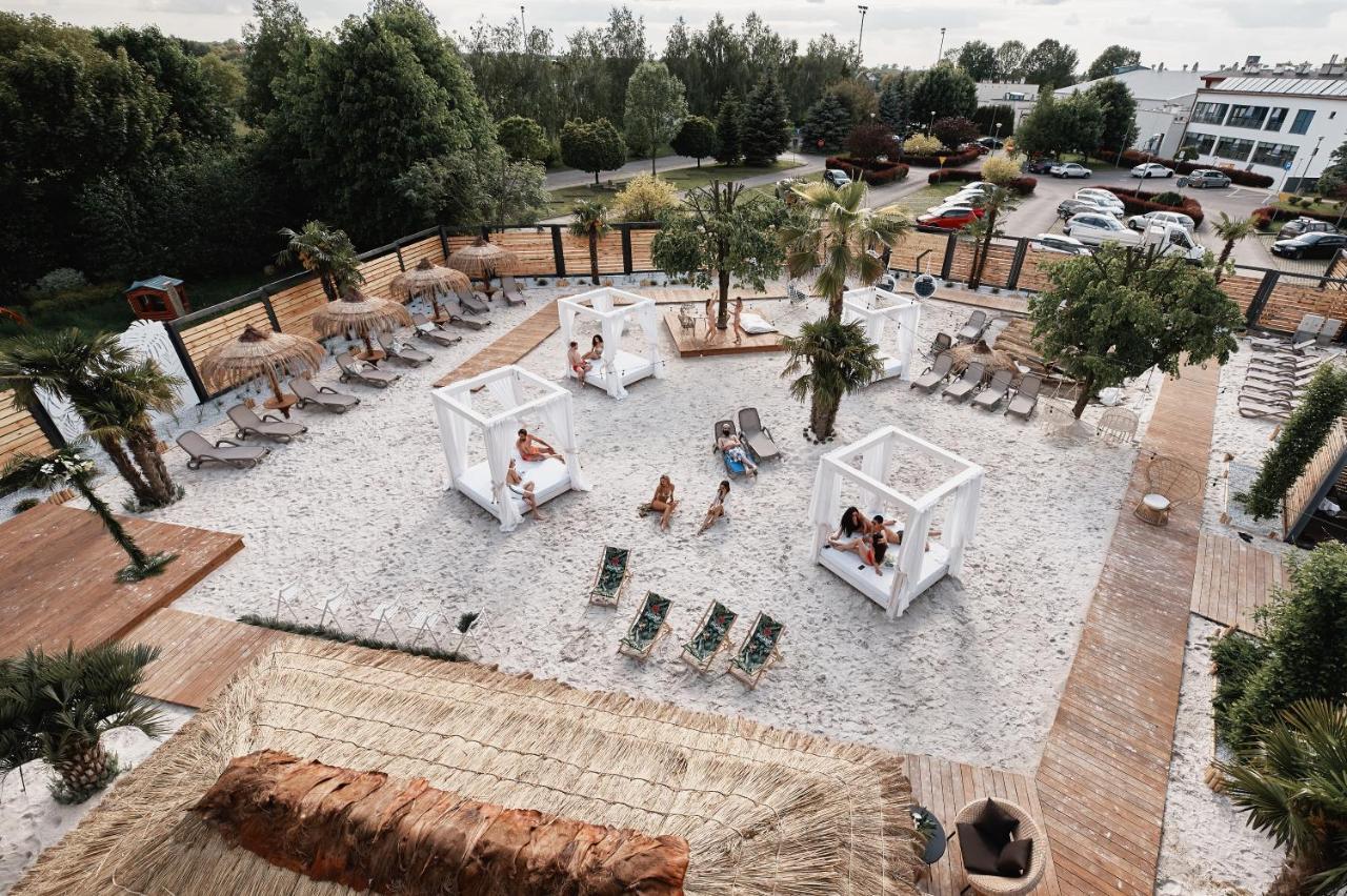 Blue Diamond Hotel Active Spa Trzebownisko Exterior foto