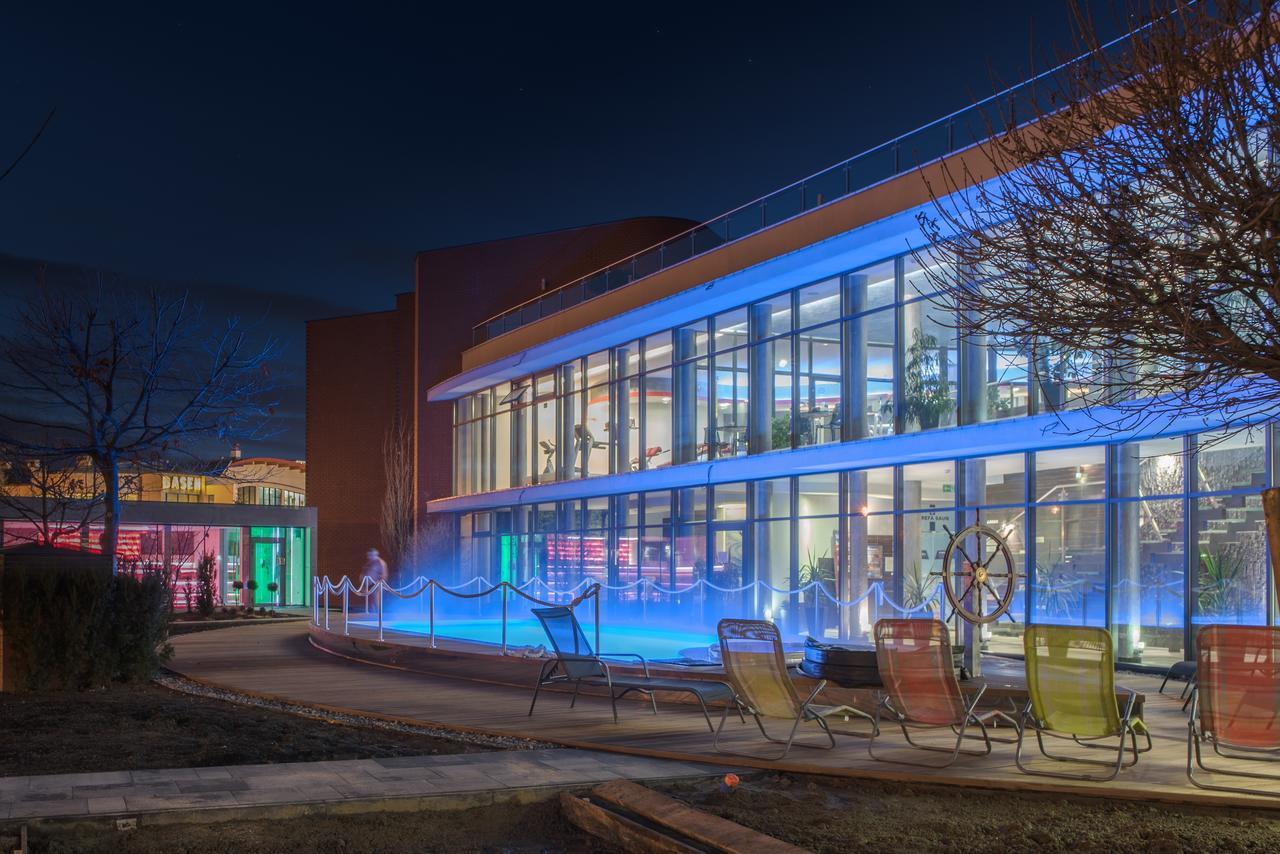 Blue Diamond Hotel Active Spa Trzebownisko Exterior foto